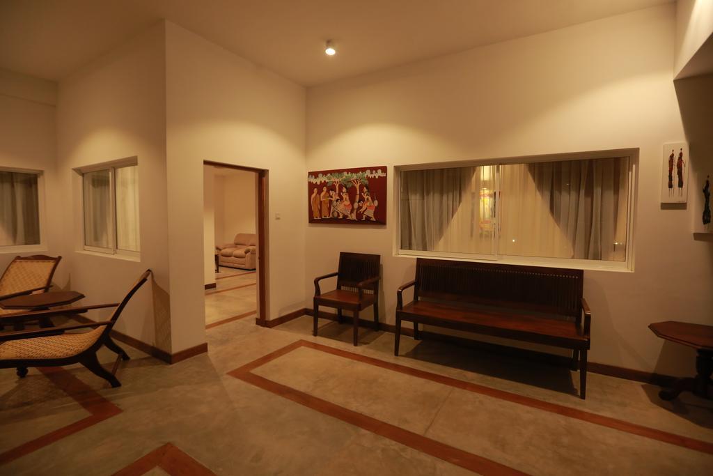 Refresh Hotel Hikkaduwa Bagian luar foto