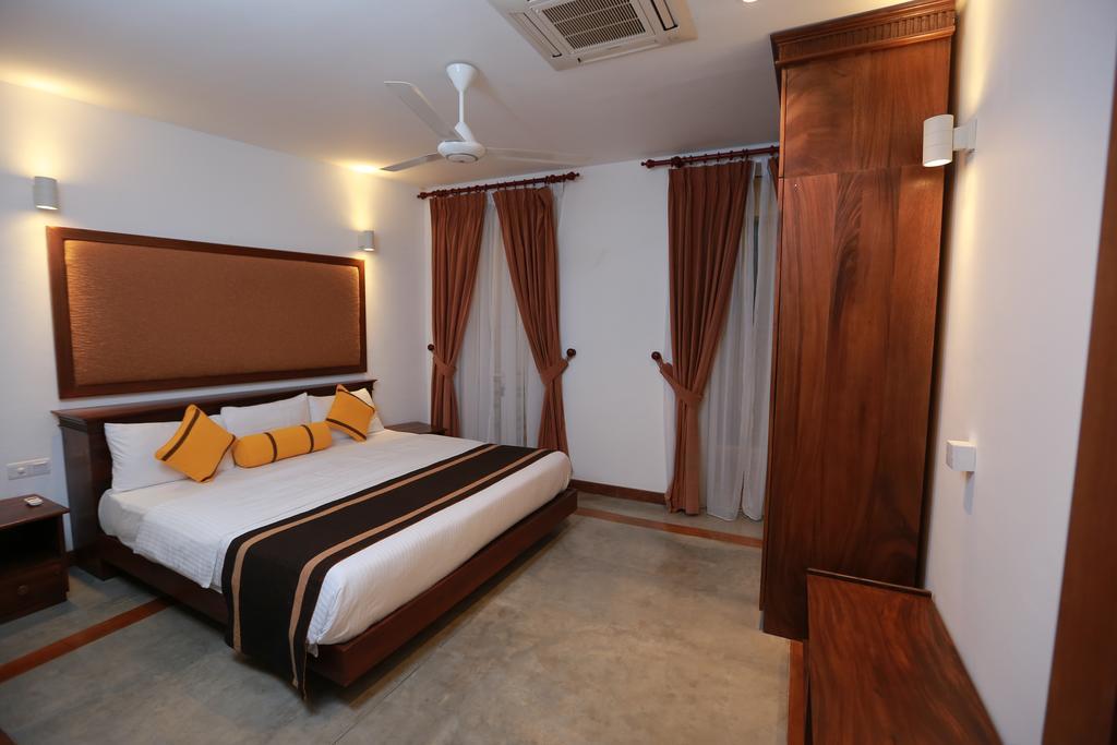 Refresh Hotel Hikkaduwa Bagian luar foto