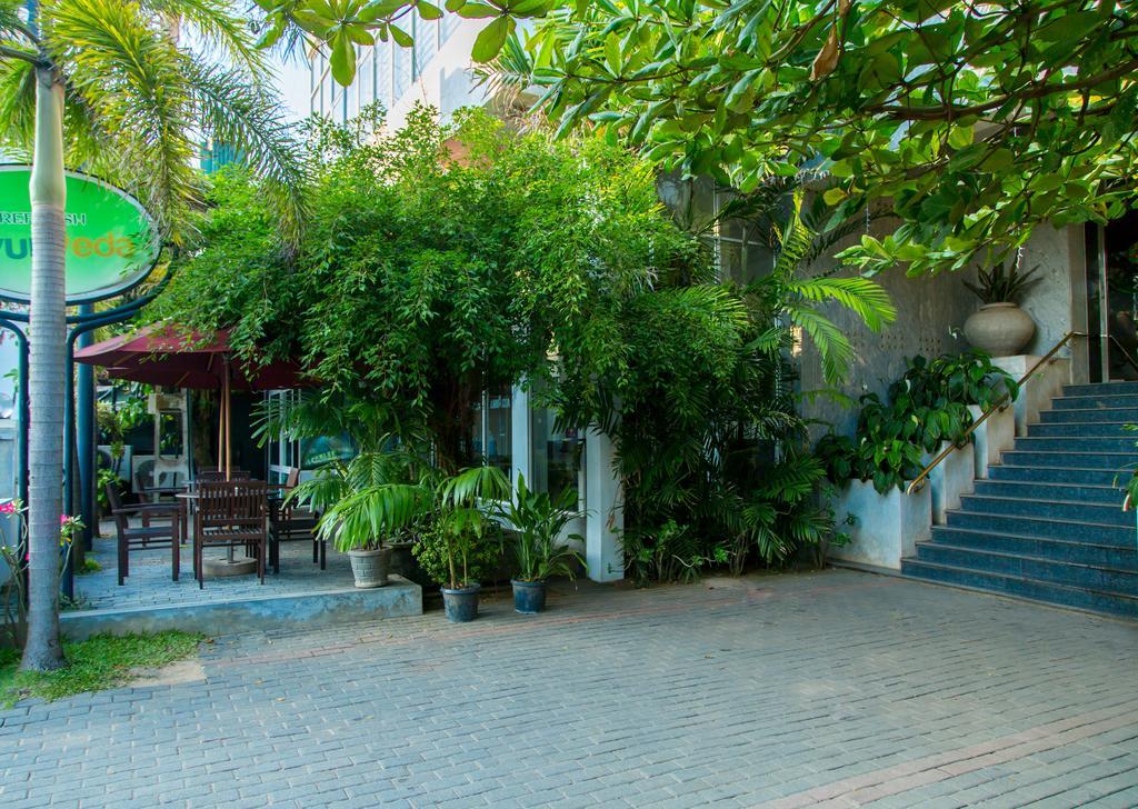Refresh Hotel Hikkaduwa Bagian luar foto