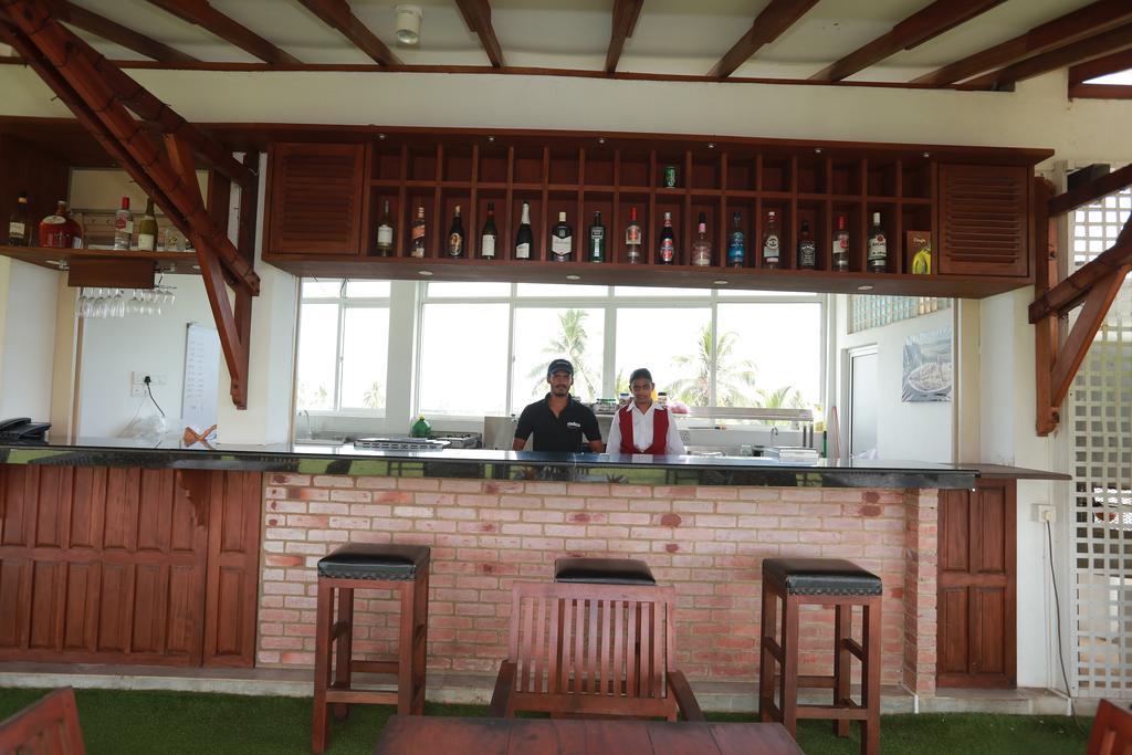 Refresh Hotel Hikkaduwa Bagian luar foto
